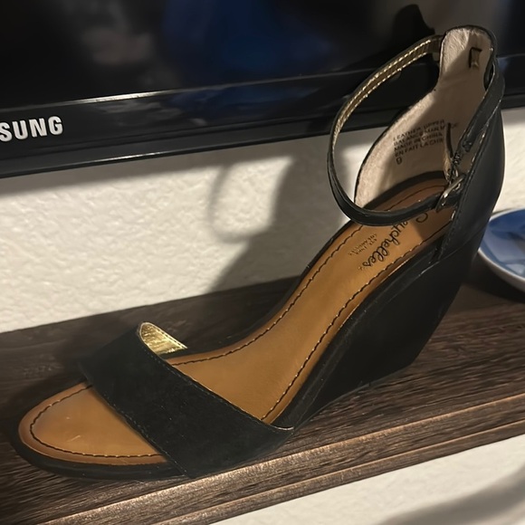 Seychelles wedge sandals 3.5/4” heel ankle strap. EUC Size 9 - Picture 1 of 4